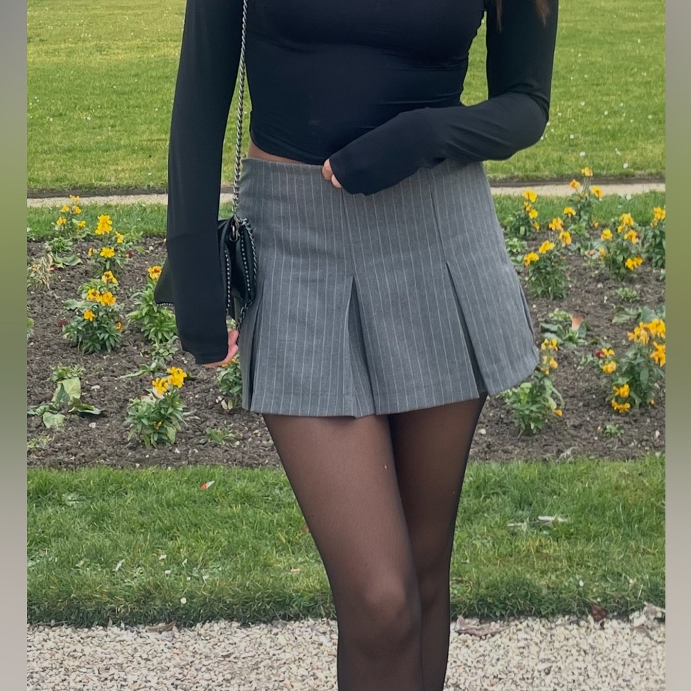 Zara Grey Pinstripe pleated grey skirt perfect condition